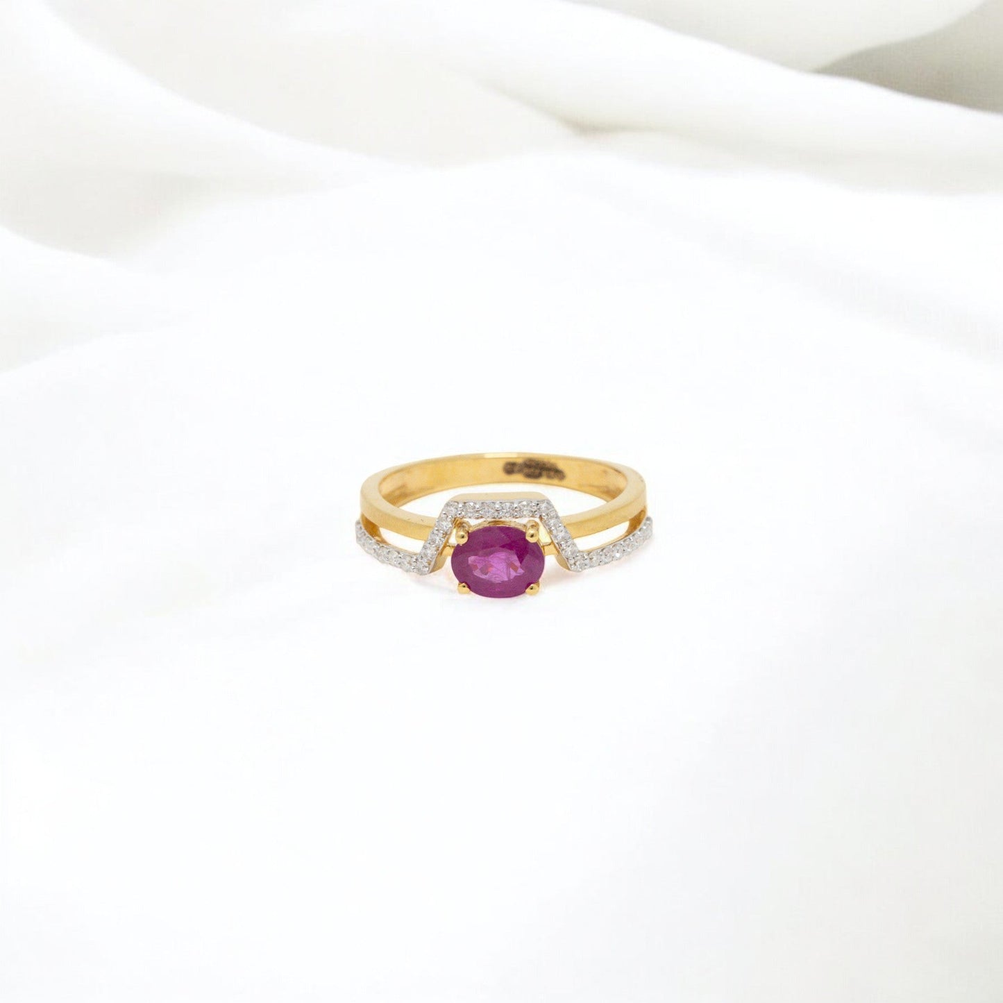 RUBY MOSSONITE RING 18K 0162-MO-1050