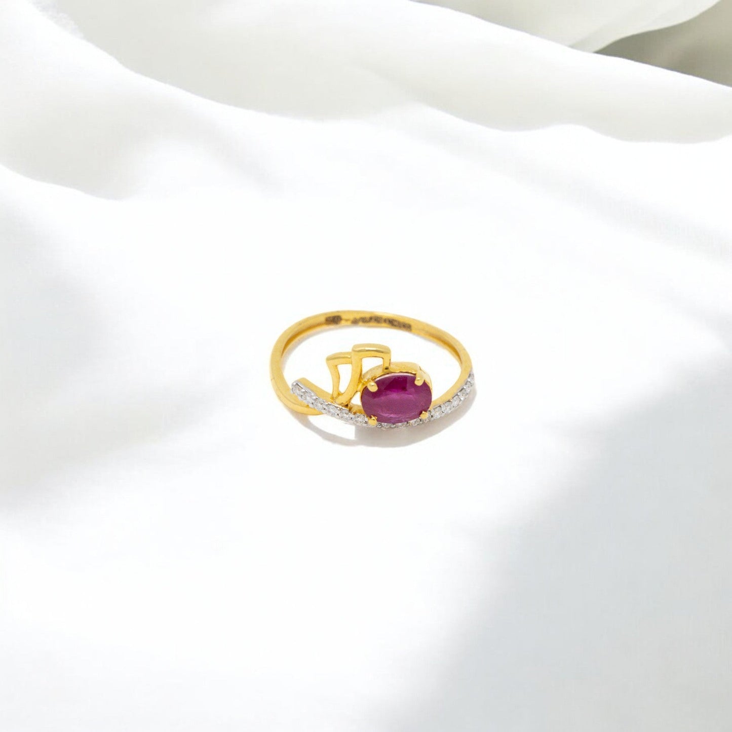 RUBY MOSSONITE RING 18K MO12CT-1950