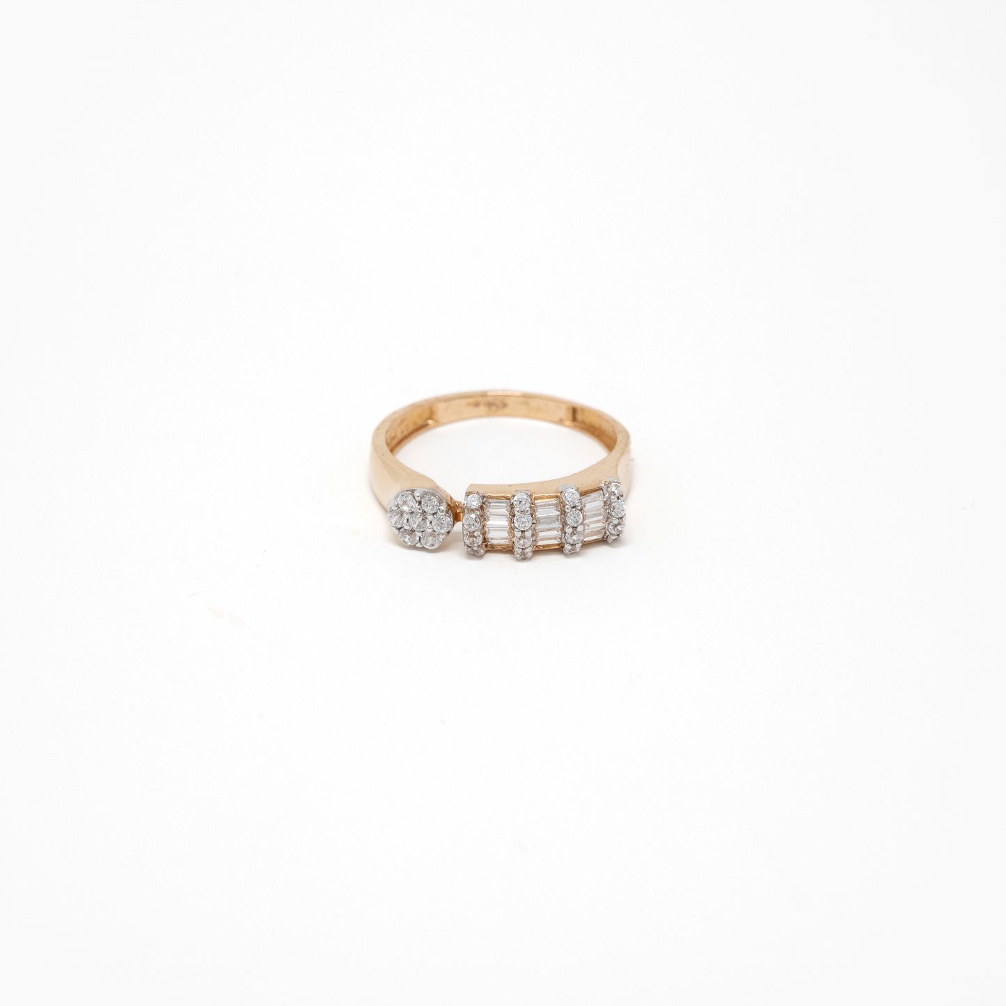 STUDDED RING 18K
