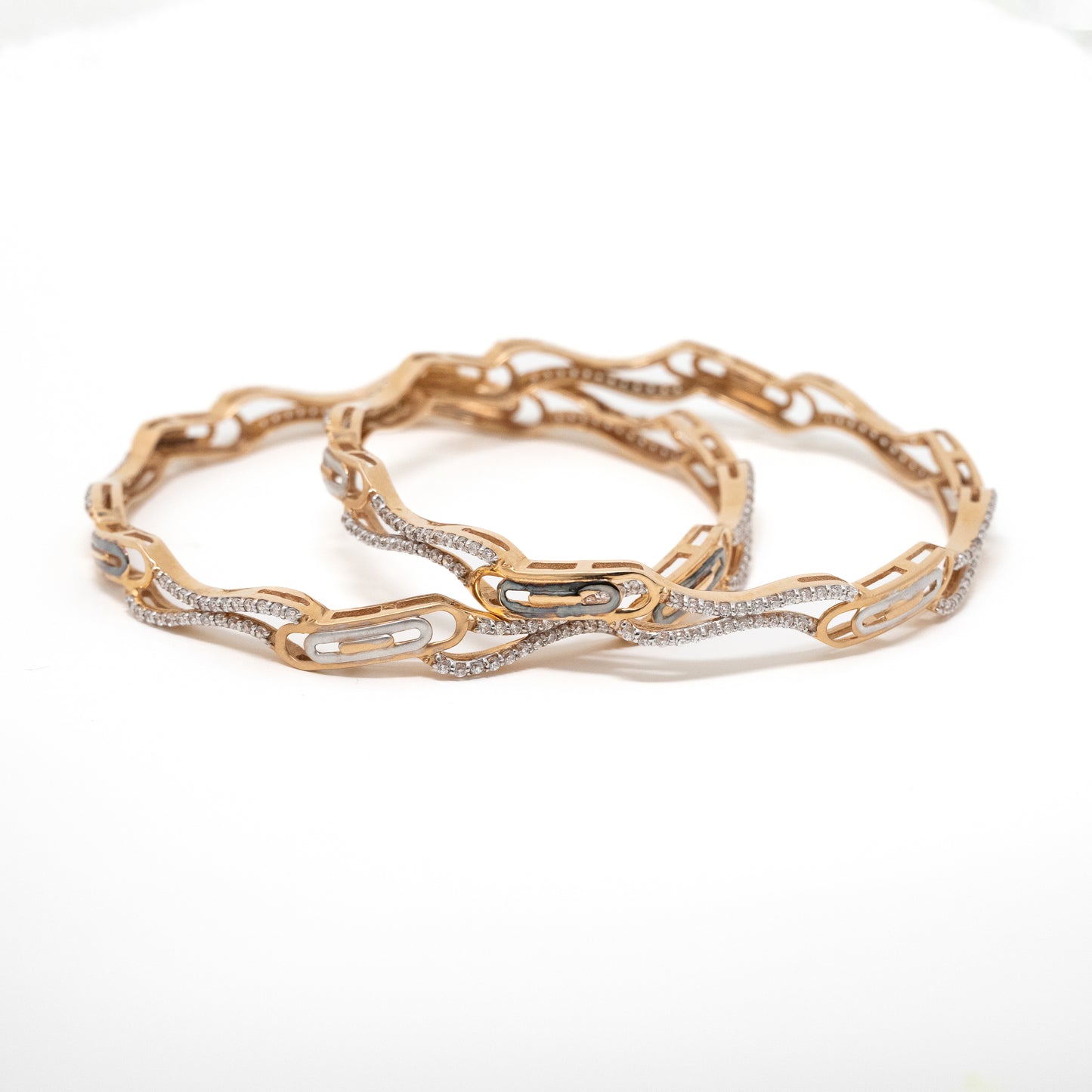 STUDDED BANGLES 18K
