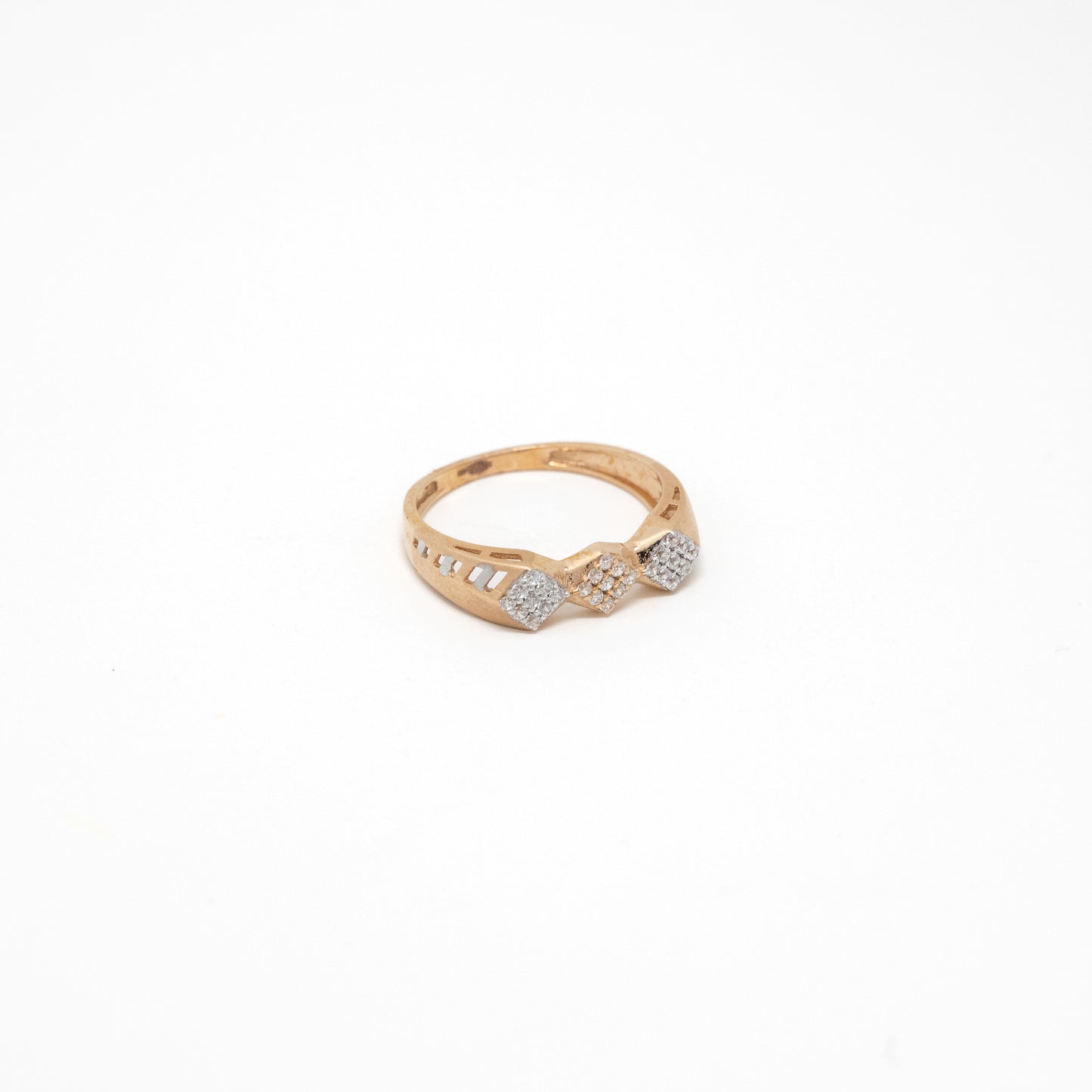 STUDDED RING 18K