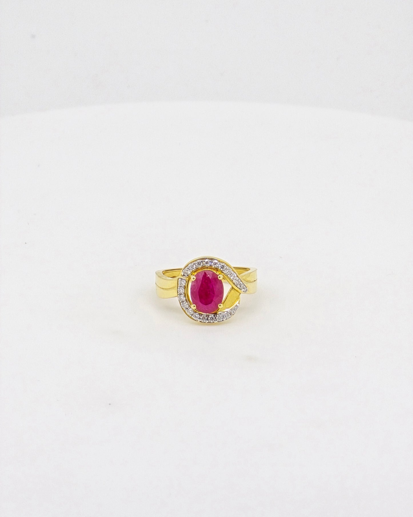 RUBY MOISSANITE  RING 18K 0071-MO.1050