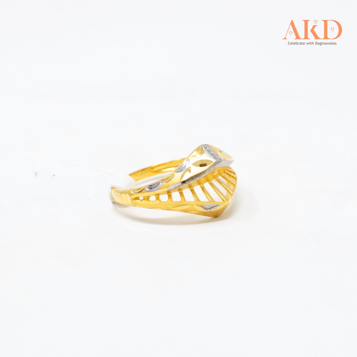 Rings:- Plain Gold 91.6 22k