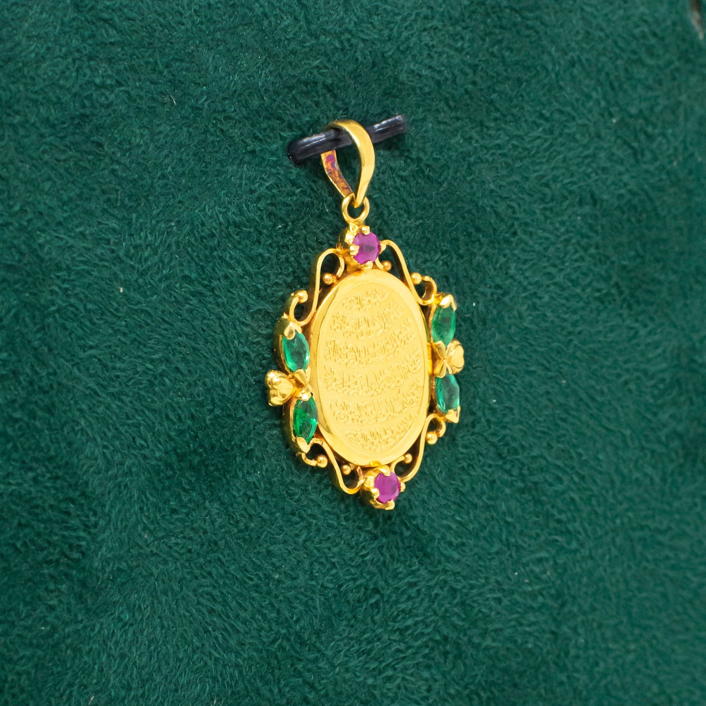 Pendal- Studded Gemstone 91.6 (22K)