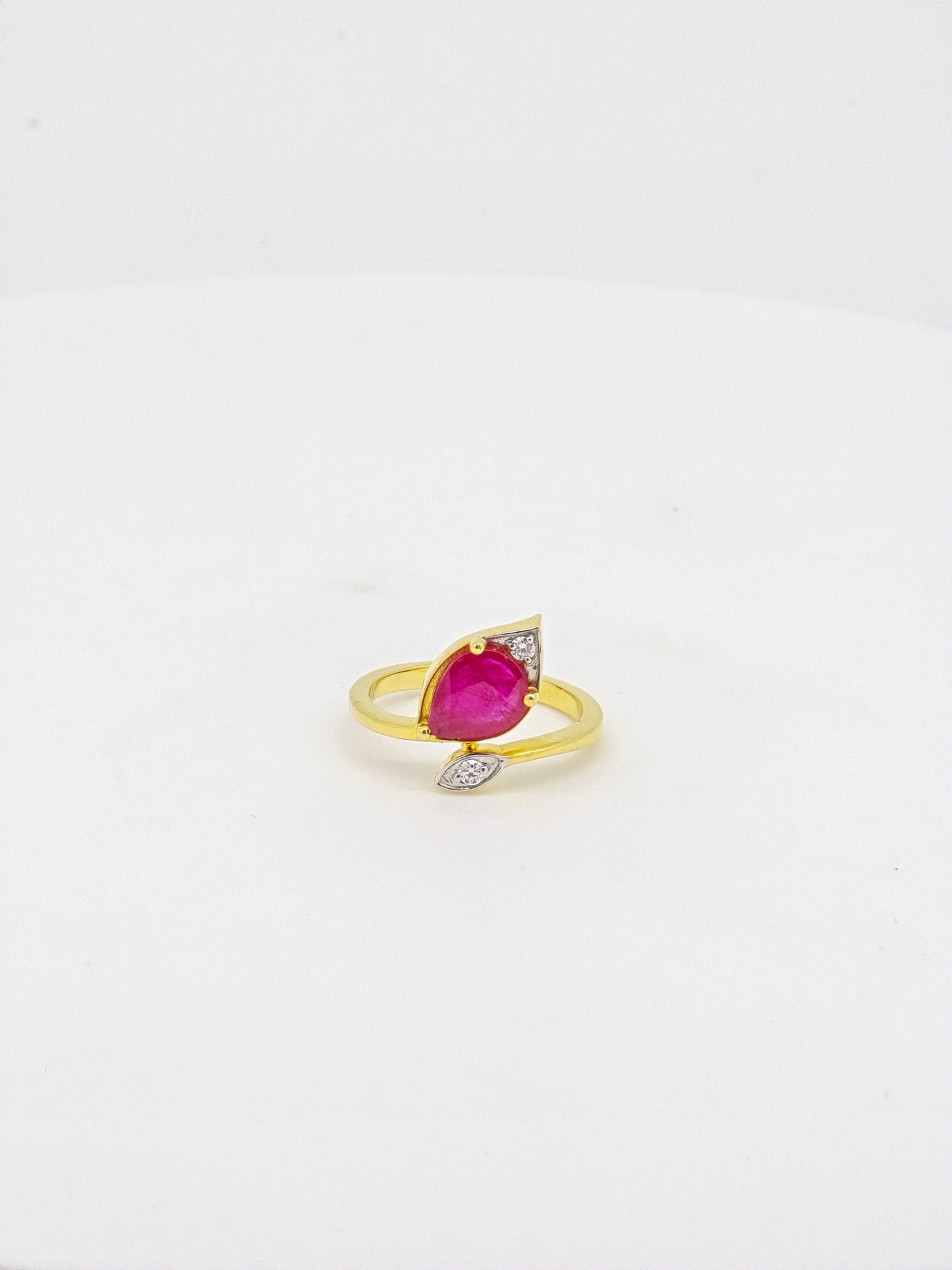 RUBY MOISSANITE  RING 18K MO.13CT-585