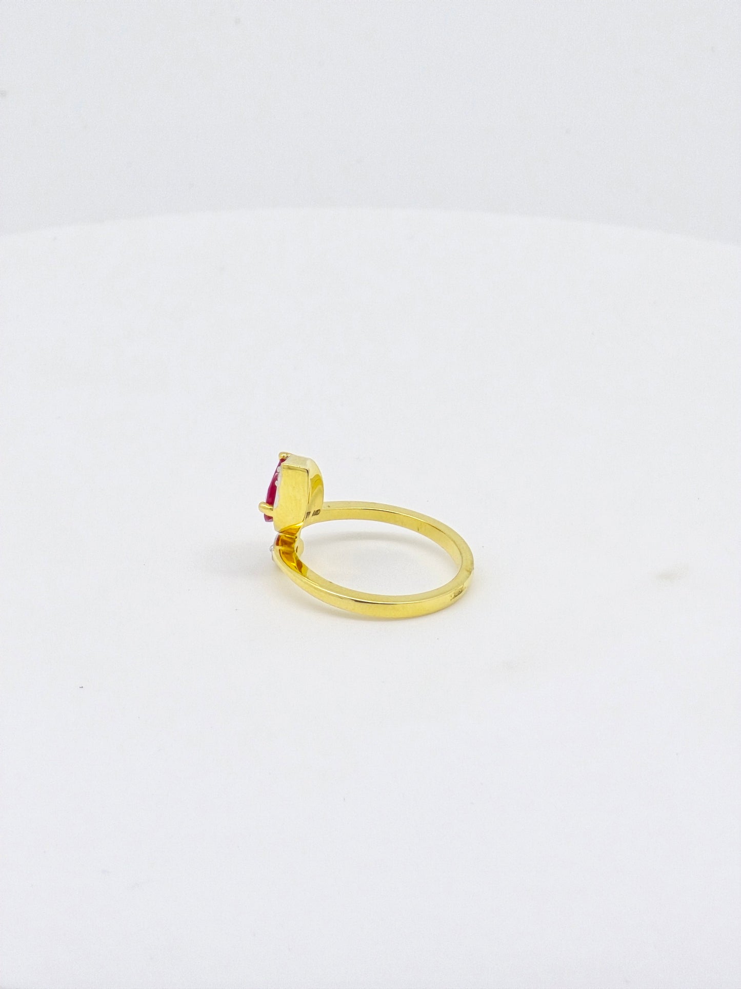RUBY MOISSANITE  RING 18K MO.13CT-585