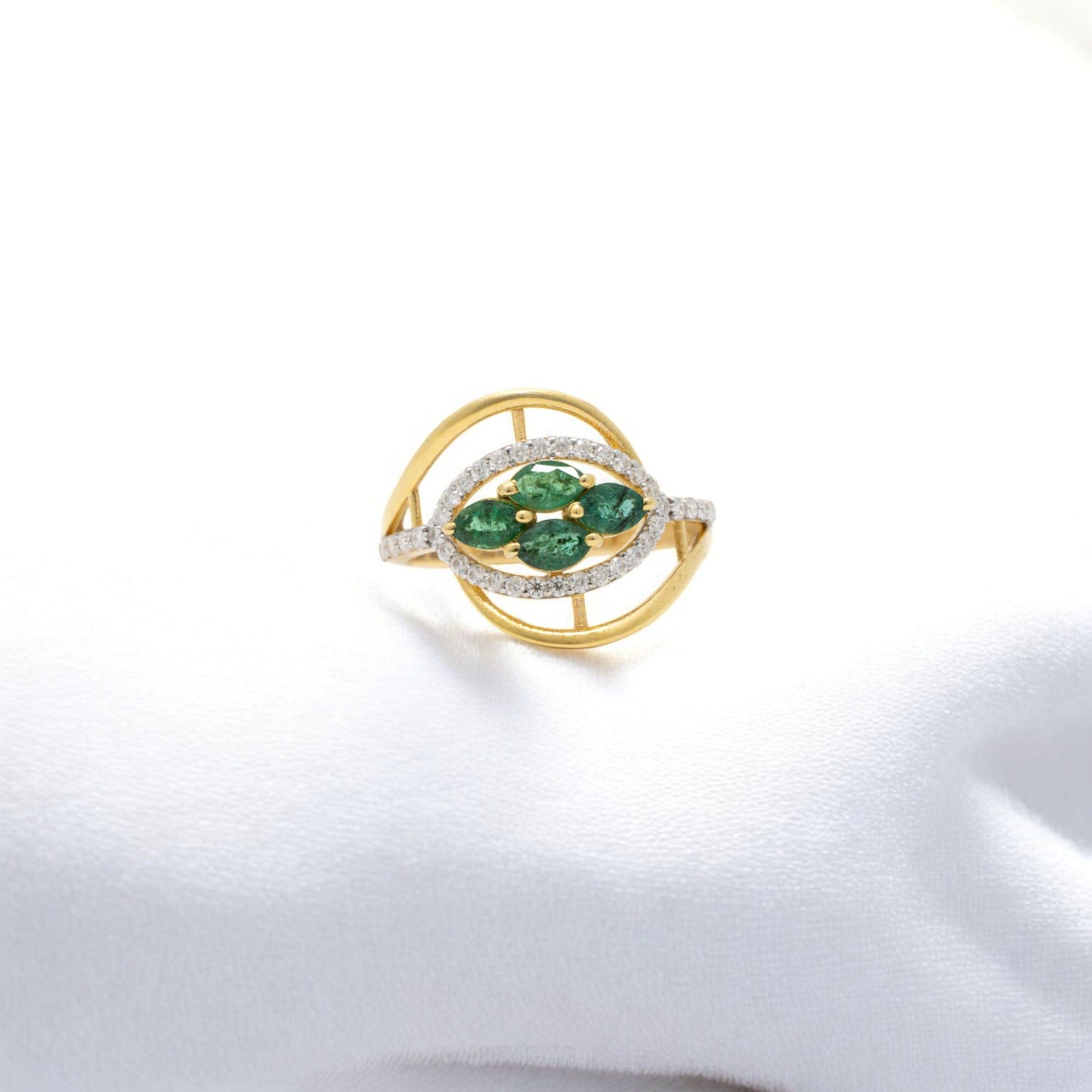 EMERALD MOSSONITE RING 18K MO.36CT-1710
