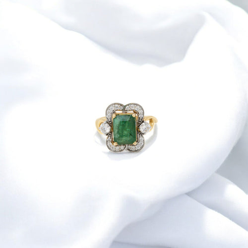 EMERALD MOSSONITE RING 18K MO.42CT-1995