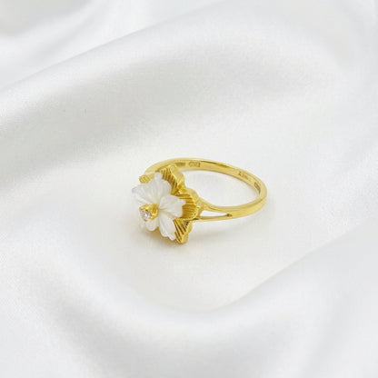 22K Mother of Pearl Flower Ring