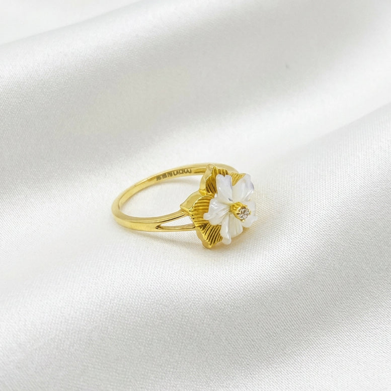 22K Mother of Pearl Flower Ring