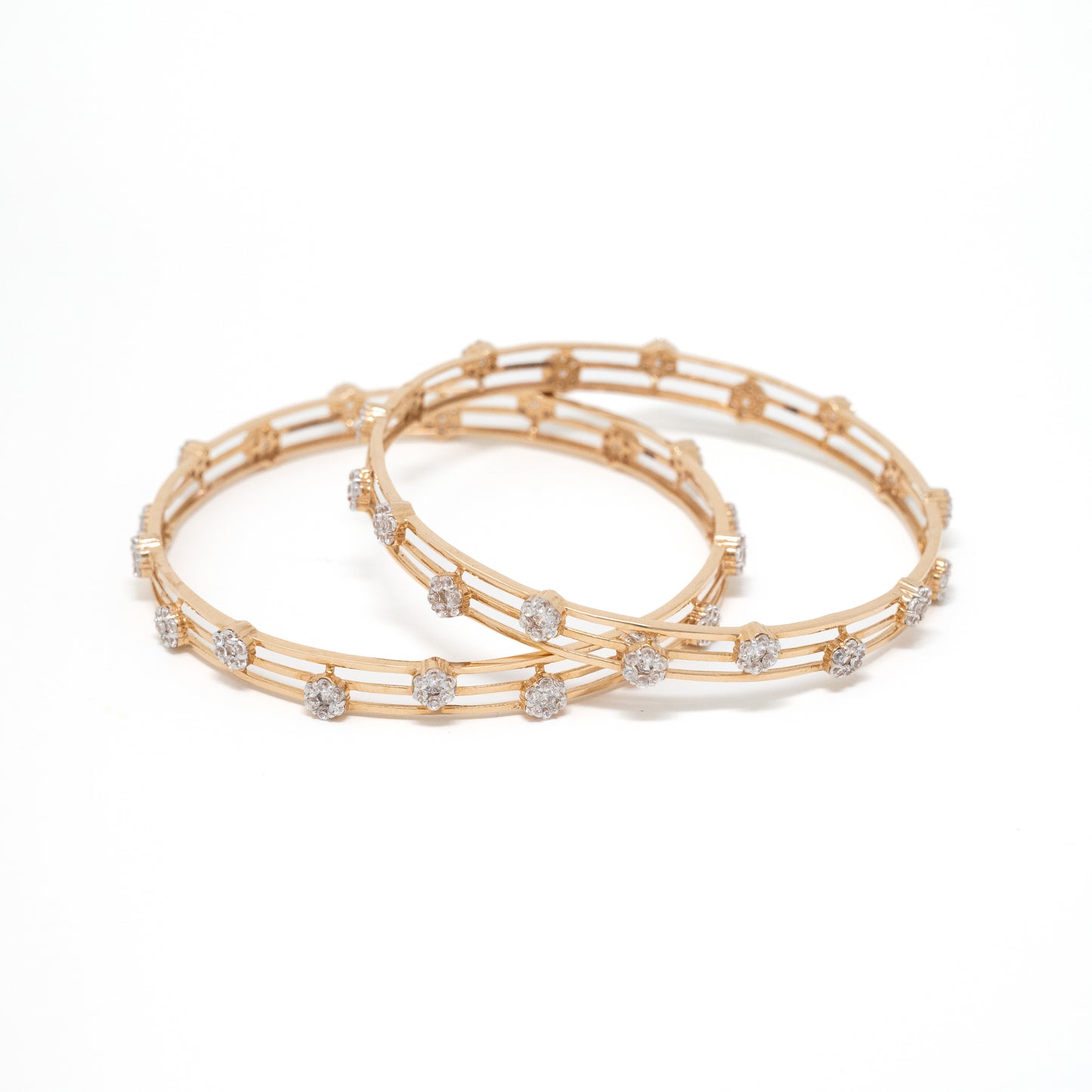STUDDED BANGLES 18K
