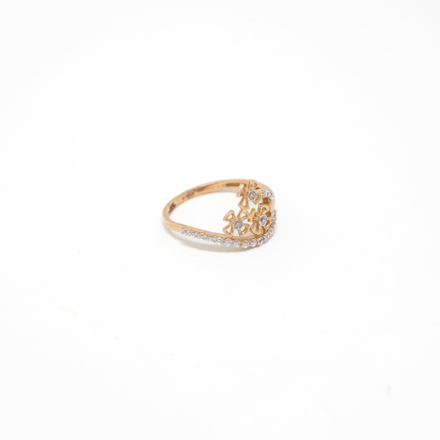 STUDDED RING 18K
