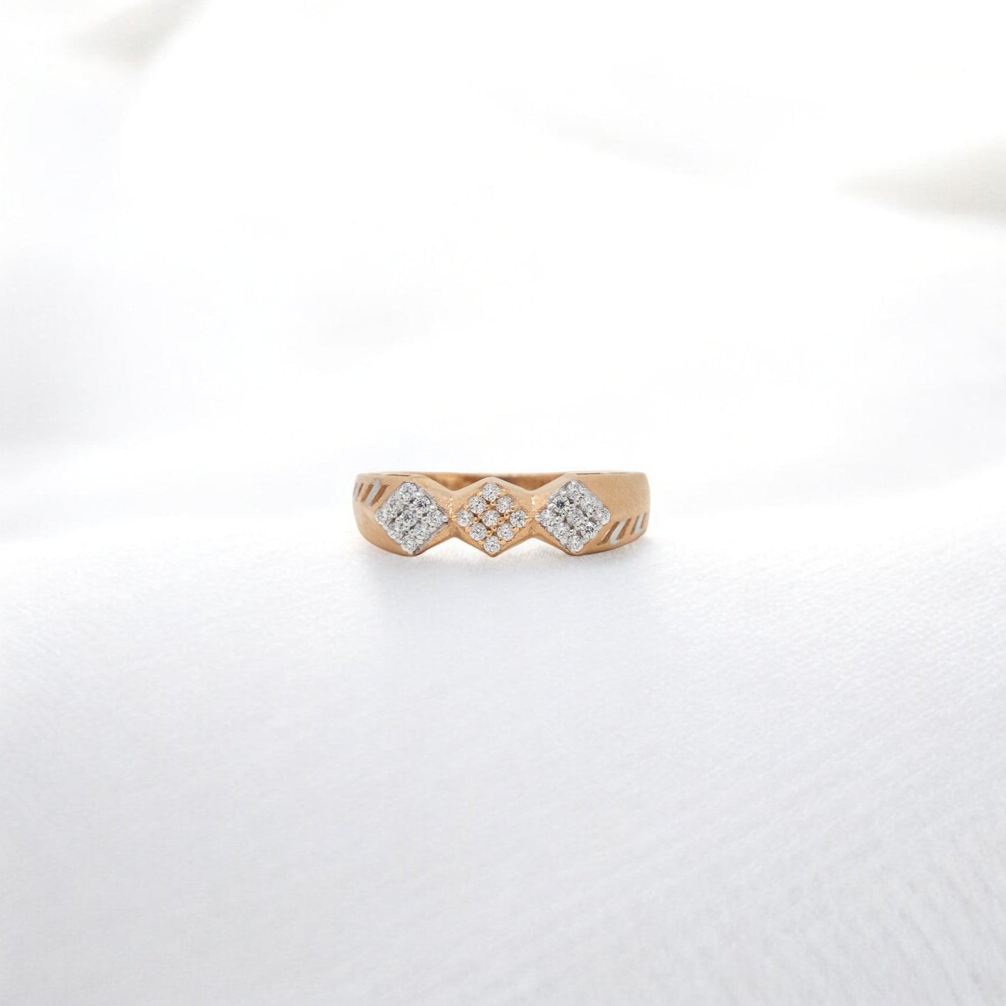 CZ STUDDED RING 18K SRJ-LR-3705