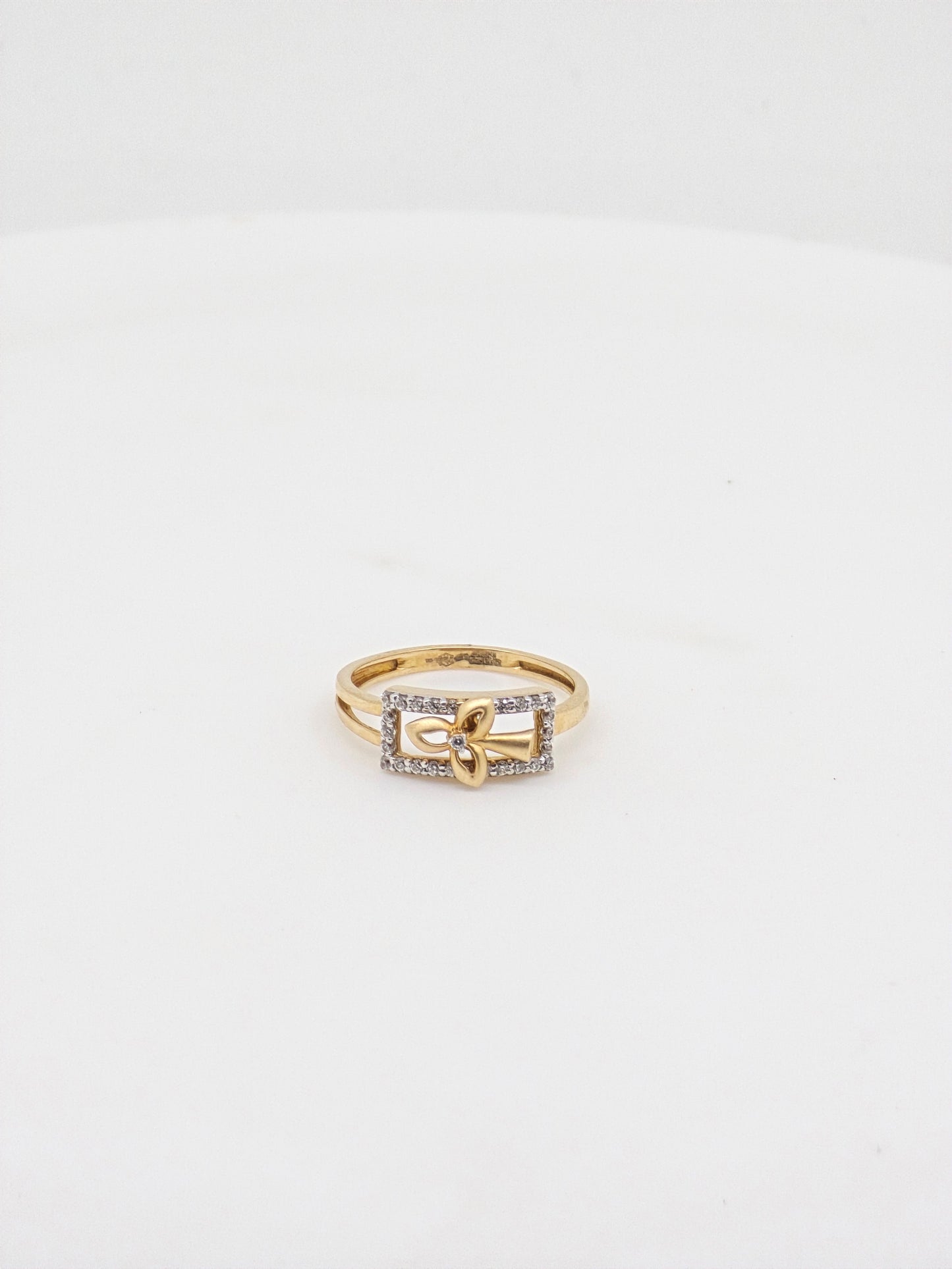 CZ RING 18K SRJ-LR-3703